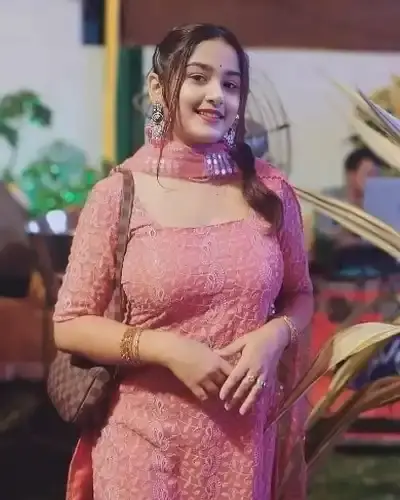 Call Girls Sadabad Cash On Delivery