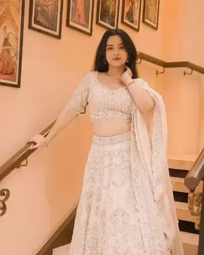 Escort Sadabad